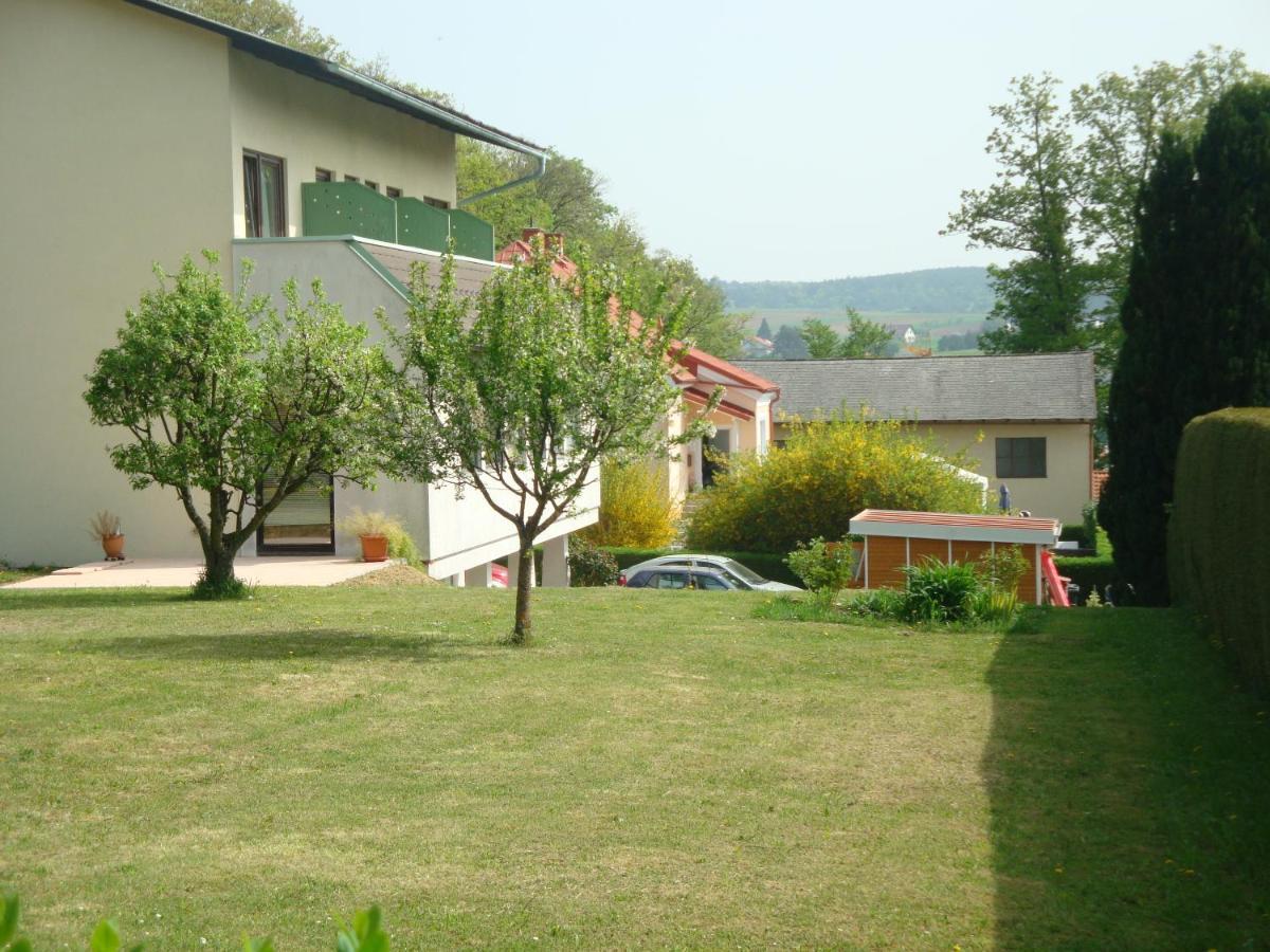 Bed and Breakfast Haus Camelia Bad Tatzmannsdorf Exterior foto